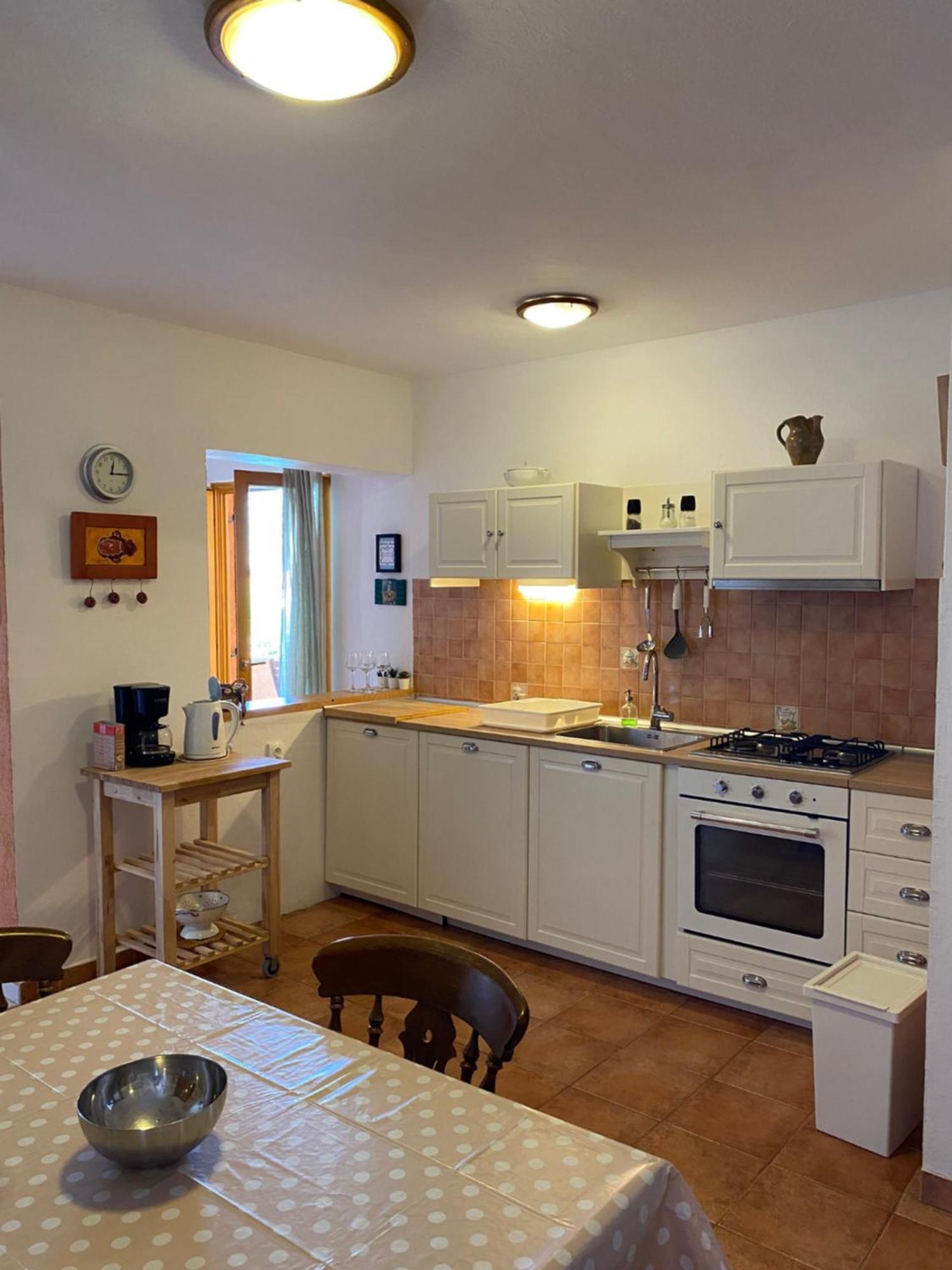 Apartments Lili I Baska  Bagian luar foto