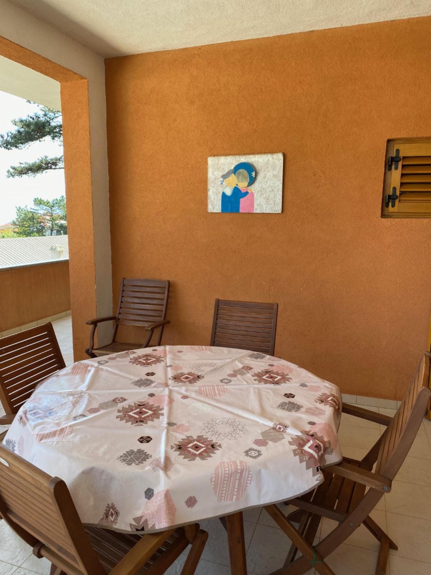 Apartments Lili I Baska  Bagian luar foto