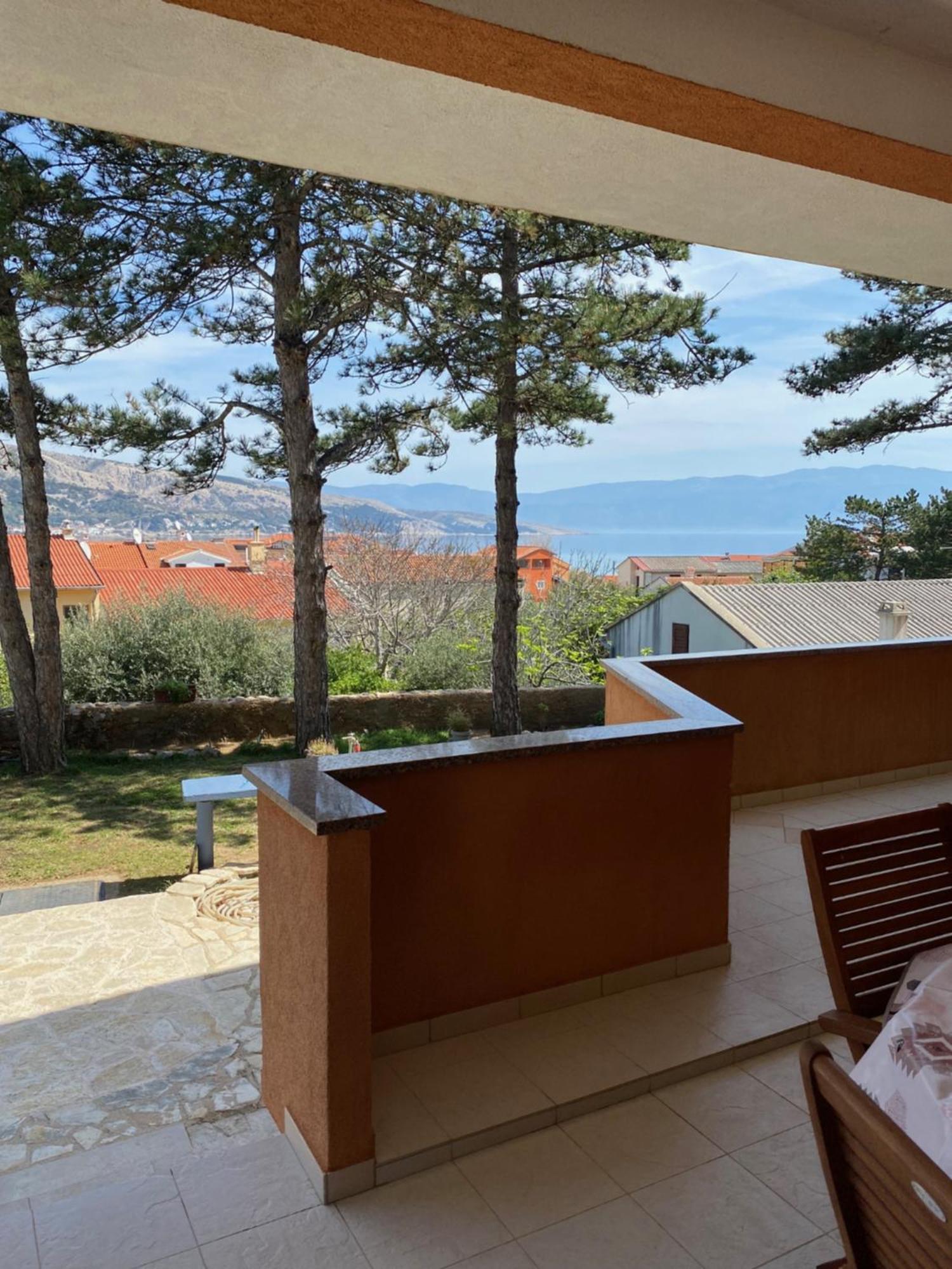 Apartments Lili I Baska  Bagian luar foto