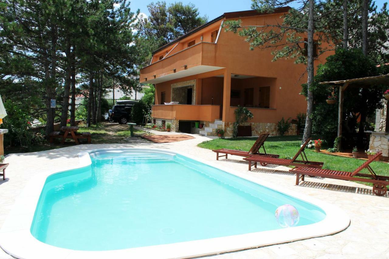 Apartments Lili I Baska  Bagian luar foto